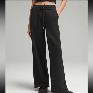 Lululemon Scuba Mid-Ride Wide Leg Pant
